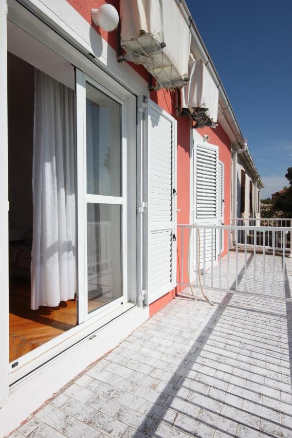 Rooms By The Sea Kustici, Pag - 6288 ภายนอก รูปภาพ